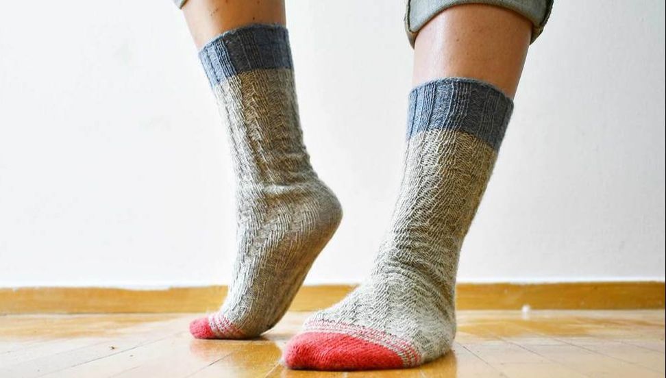 Free No-Heel Spiral Socks by La Maison Rililie Designs