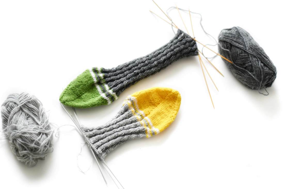 Star-Toe socks and pinhole CO technique, by La Maison Rililie on knittingtherapy