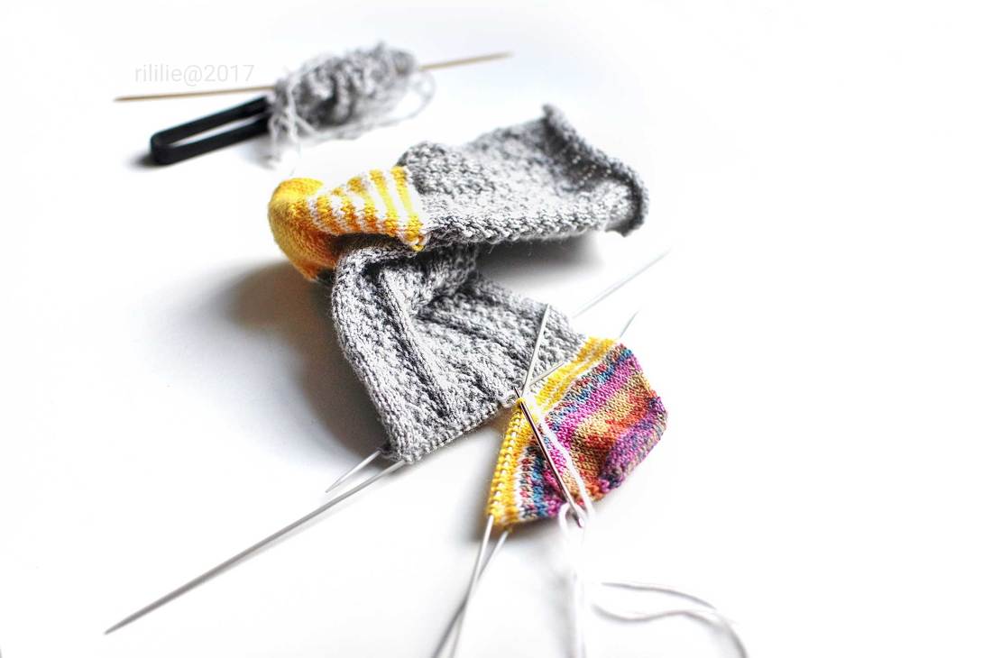 Shortening of a knitted sock: A tutorial on knittingtherapy by rililie